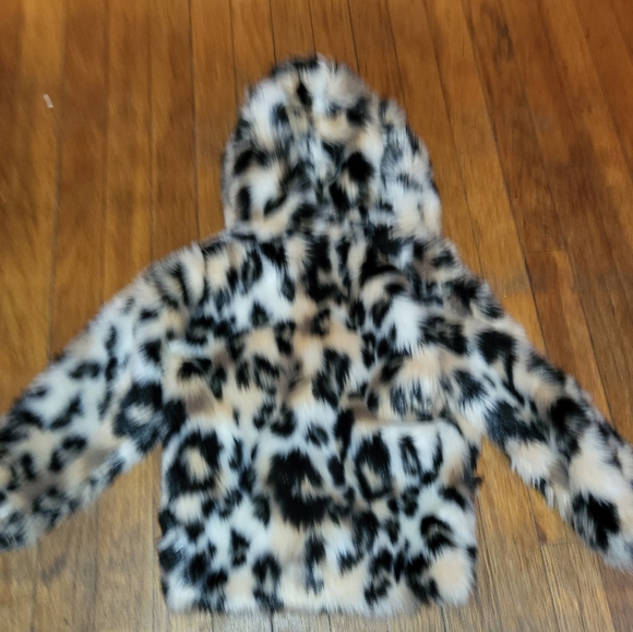 My favorite plush fur jacket 4t - Picture 7 of 7